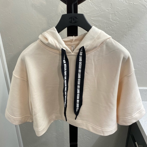 ALO Yoga Tops Cadence Black Cropped Pullover - S - Picture 2 of 9